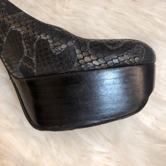 Stuart Weitzman Pumps - Picture 7 of 8